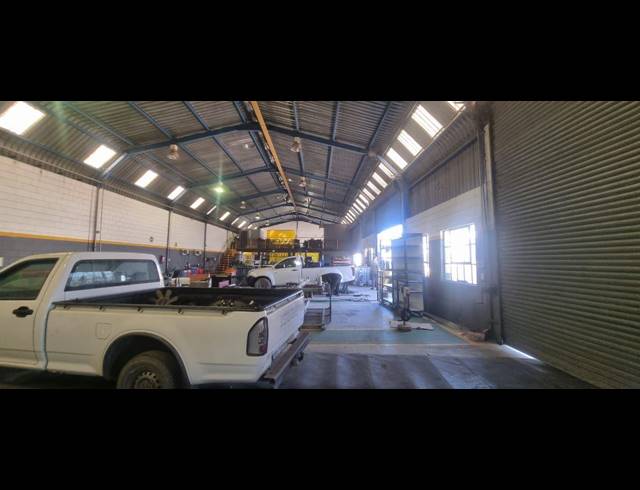 1,100M² WAREHOUSE TO LET IN AIRPORT INDUSTRIA